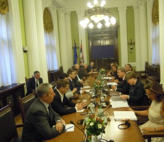 18 July 2013 The National Assembly Speaker and the heads of the parliamentary groups in meeting with the Commissioner for Enlargement and European Neighbourhood Policy